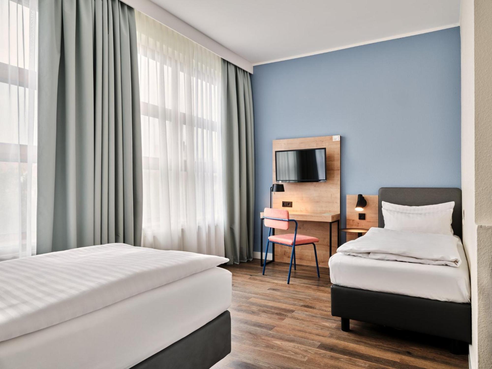 Garner - Schoeneberg By Ihg Hotel
